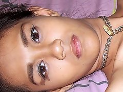 टेडी भालू के साथ थाई बजना स्तन चेन में
