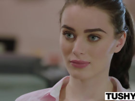 Keister Lana Rhoades Кладет на анальную Показать